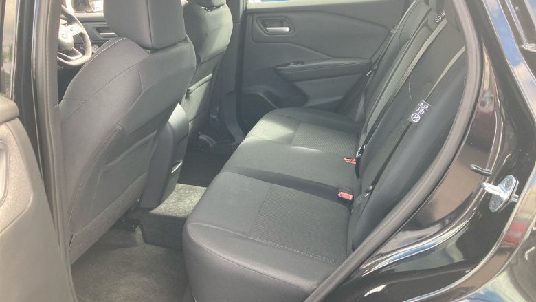 Nissan Qashqai 1.3 DiG-T MH N-Connecta 5dr Petrol Hatchback